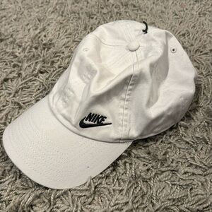 Light Gray Women’s Nike cap one Size Fits Most